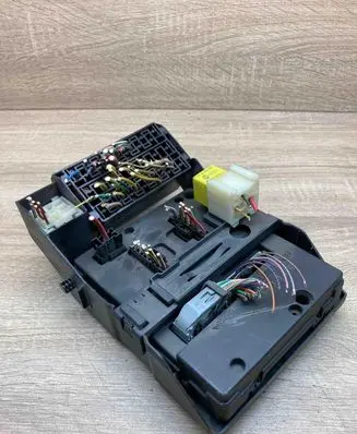 Renault Megane I Fuse module 7703297929 1096033G