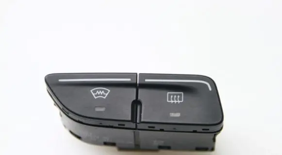 Ford Focus Windscreen/window heater switch AM5T18K574AB
