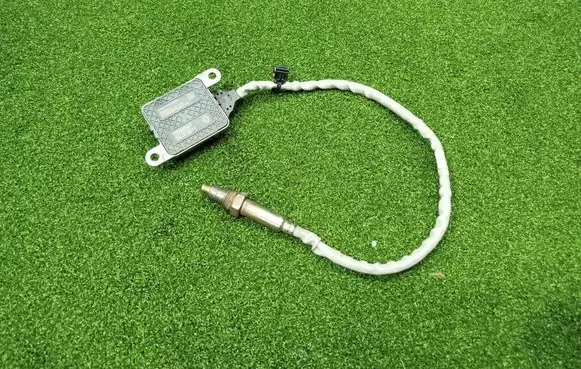 Renault Master III Lambda probe sensor 227908421R SNS1056D 2204260660