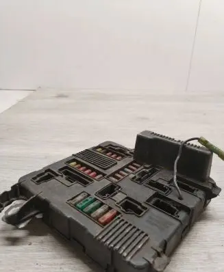Renault Scenic II - Grand scenic II Fuse module 8200306032B S118399200E