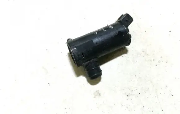 Volvo S80 Windscreen/windshield washer pump 9169611 060210-3950