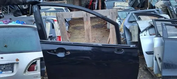 Honda FR-V Front door