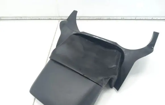 Land Rover Discovery 3 - LR3 Steering wheel column trim BJ323F902