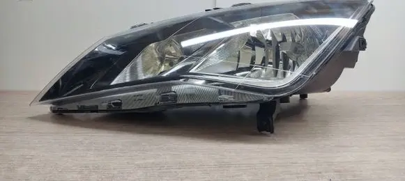 Seat Leon (5F) Headlight/headlamp 5F1941015B 90101657