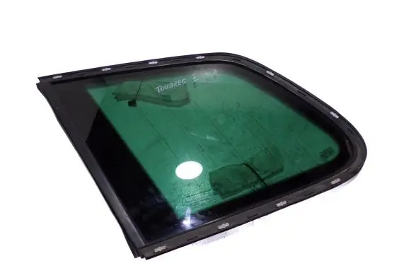 Volkswagen Touareg II Rear side window 43R002092