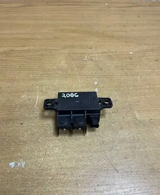 Mercedes-Benz E W212 Charging relay A0009822023