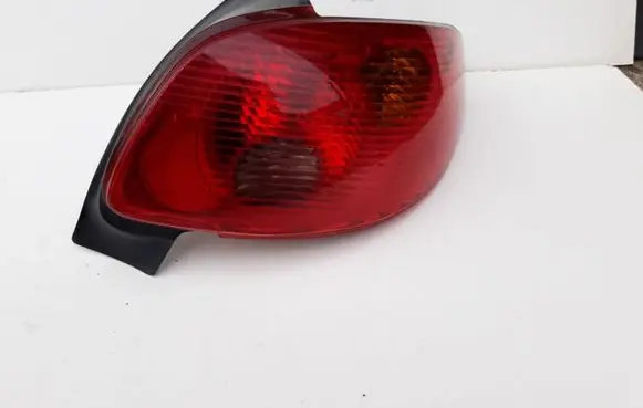 Peugeot 206 Rear/tail lights 07071715INDD
