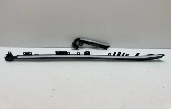 Audi Q8 Panel trim 4M8947199 4M8947198B 4M8947198