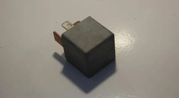 Ford Mondeo MK II Other relay 191937503 22204007