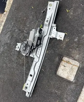Peugeot 207 Front door window regulator with motor 9681181280 119856