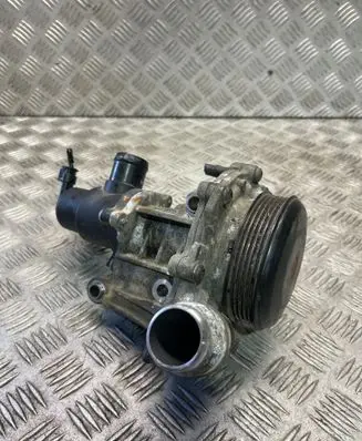 Mercedes-Benz A W176 Water pump A6512000501