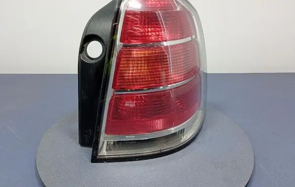 Opel Zafira B Rear/tail lights 24451843R