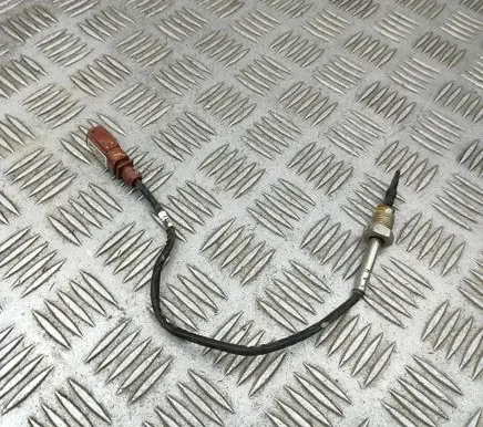 Audi Q3 F3 Oil temperature sensor 05L906088M