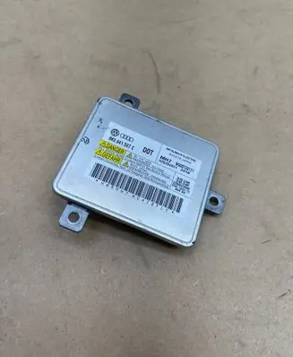 Volkswagen Tiguan Headlight ballast module Xenon 8K0941597C W003T20171 H05S0001