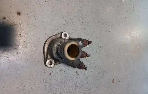 Volkswagen PASSAT B5 Coolant heater 028121145B
