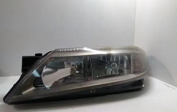 Renault Laguna II Headlight/headlamp 8200163325