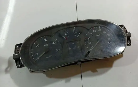 Speedometer (instrument cluster)
