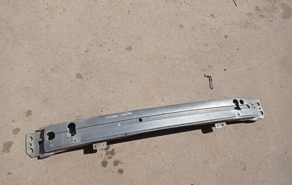 Volvo V70 Front bumper cross member 08652097