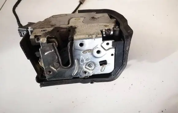BMW 3 E46 Front door lock f00p1k0400 0092856