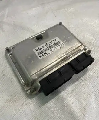 Volkswagen PASSAT B5.5 Engine control unit/module 038906019ER 28SA5122 0281010704
