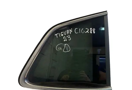Volkswagen Tiguan Allspace Rear side window 43R004670 E000266