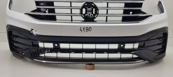 Volkswagen Tiguan Front bumper 5A807221B