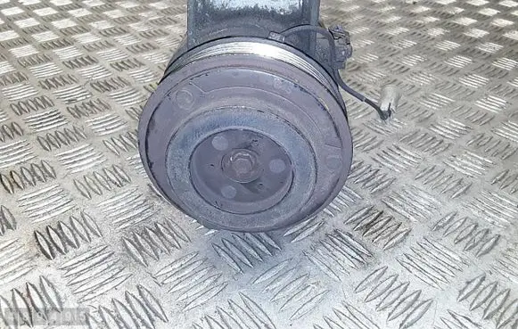 Volvo XC90 Air conditioning (A/C) compressor (pump) 8708584