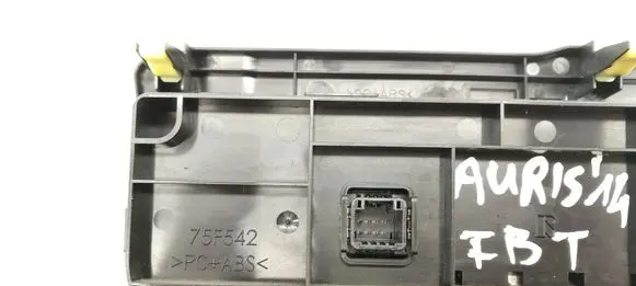 Toyota Auris E180 Interior fan control switch 75F542