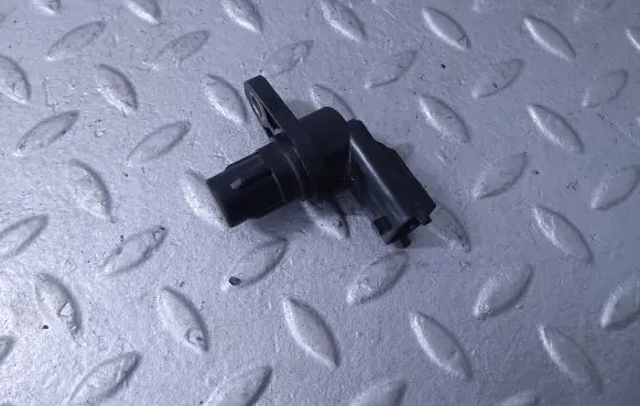 Suzuki Swift III Crankshaft position sensor 0232103148