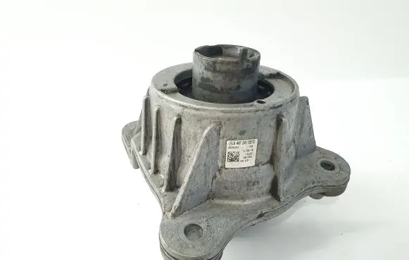 Mercedes-Benz Vito Viano W447 Engine mount bracket A4472410213