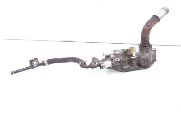Engine coolant pipe/hose