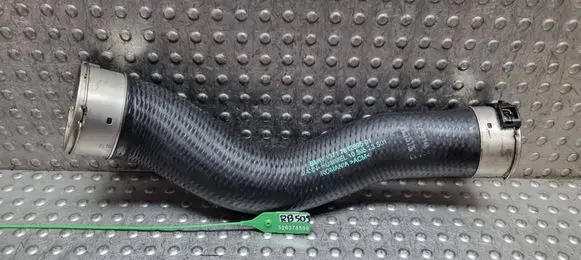 BMW 5 F10 F11 Intercooler hose/pipe S26378509 7612095