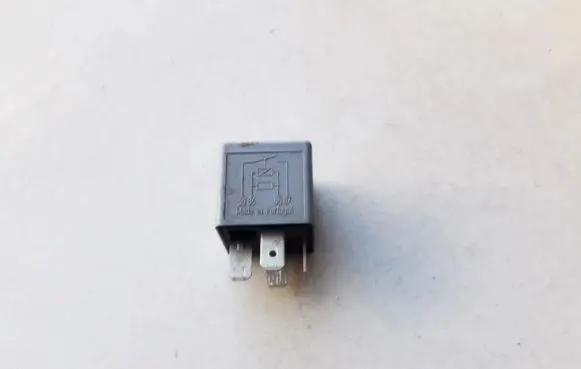 Audi A4 S4 B5 8D Other relay 8D0951253A V23134-B52-X301