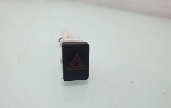 Nissan Qashqai+2 Hazard light switch 25290
