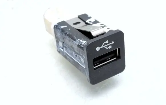BMW X1 E84 USB socket connector 9237656 84109237656