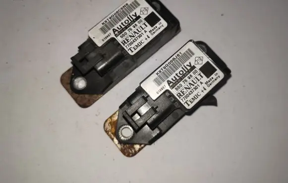 Renault Scenic I Airbag deployment crash/impact sensor 7700437301A 7700437301 550759800