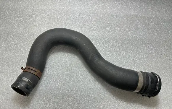 Audi A6 S6 C6 4F Engine coolant pipe/hose 4F0121101
