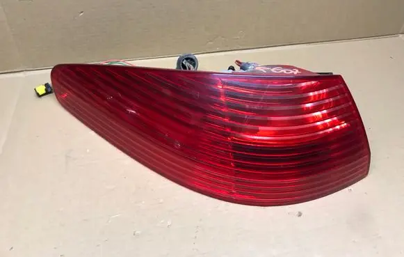 Peugeot 607 Rear/tail lights 2543G