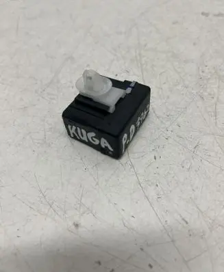 Ford Kuga II Seat heating relay CJ5414C724AE