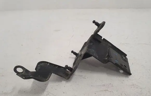 Skoda Rapid (120G, 130G, 135G) Front door coupe exterior handle/bracket 5Q1614235
