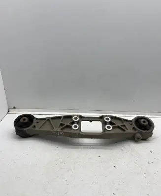 Suzuki Vitara (LY) Rear differential/diff mount bracket CAV21