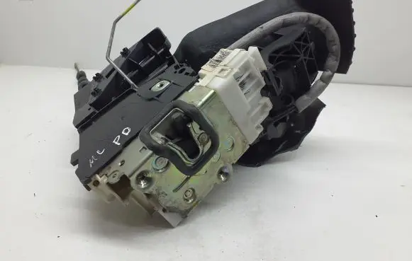 Mercedes-Benz ML W164 Front door lock A1647601834 981478