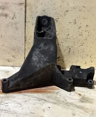 BMW 3 E46 Engine mounting bracket 6753225 22116753225