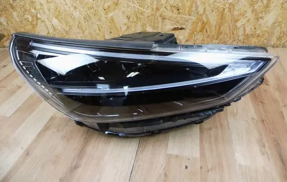 Hyundai i30 Headlight/headlamp 92102G4610