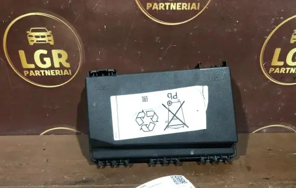 Opel Astra H Fuse box cover 13125865