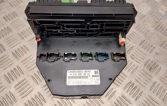 Mercedes-Benz E C207 W207 Fuse box set A2129003614