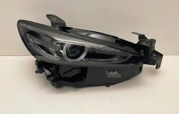 Mazda 6 Headlight/headlamp GRF551030