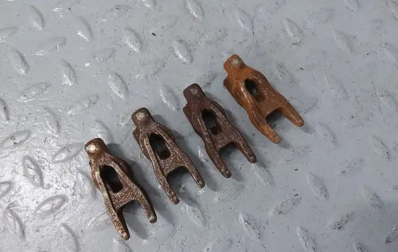 Peugeot Partner III Fuel Injector clamp holder 9811760780