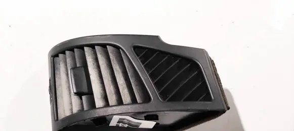 BMW 1 E81 E87 Dash center air vent grill 705918712 7059187-12