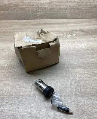 Opel Corsa D 12 V Socket (front) 13321737